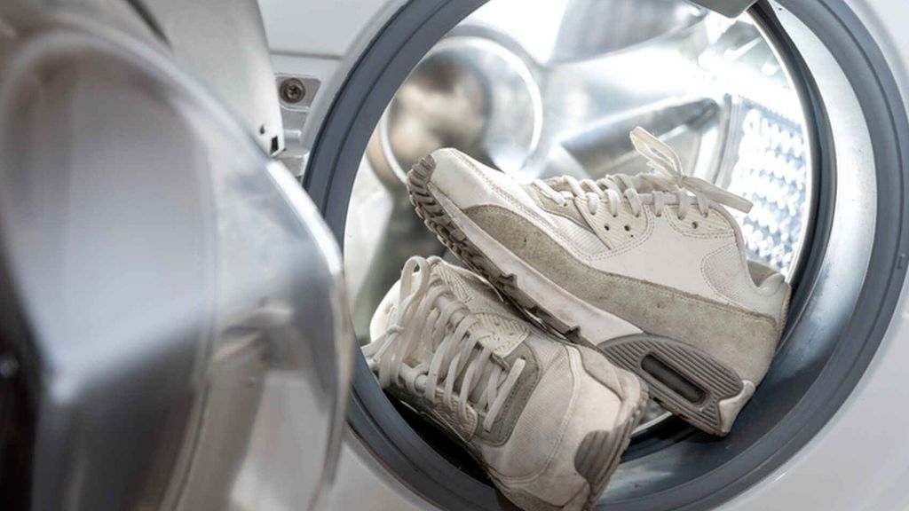 Cómo lavar zapatillas en la lavadora sin que se estropeen - Divinity