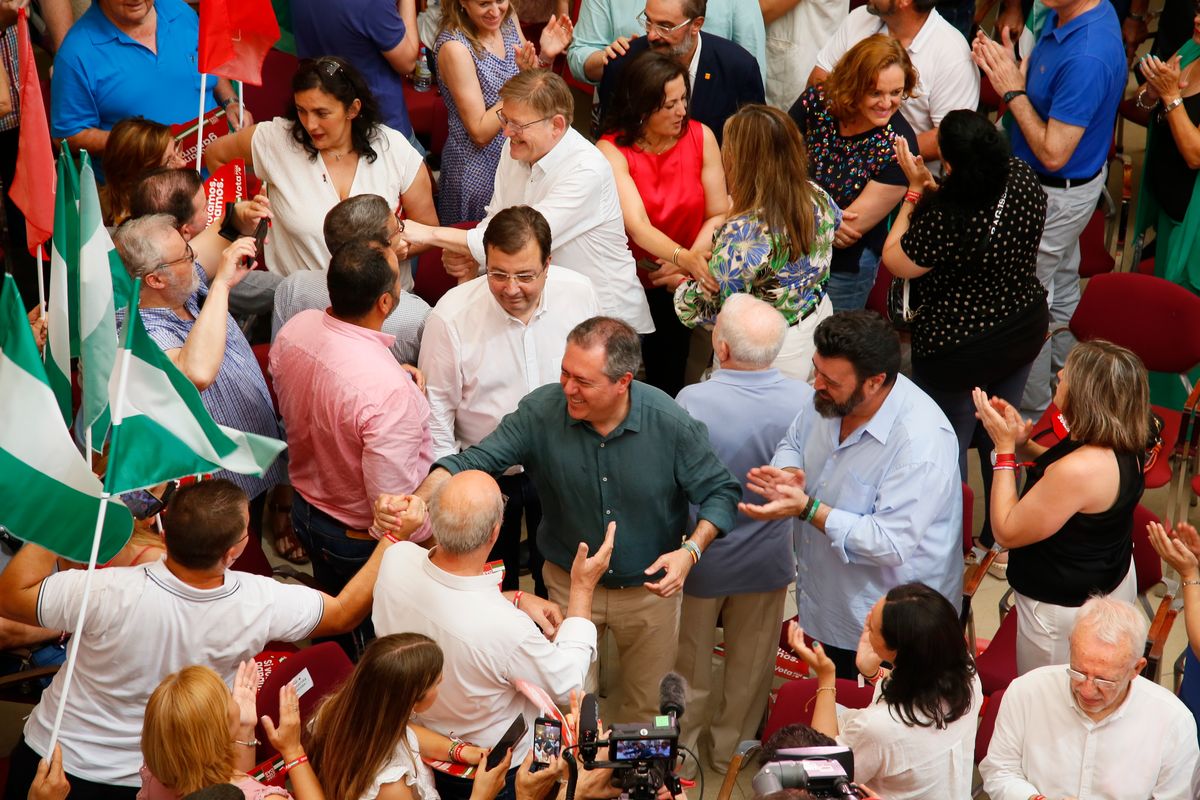 El candidato a la Presidencia de la Junta y secretario general del PSOE de Andalucía, Juan Espadas, participa en el foro 'Gobernanza socialista en las comunidades autónomas', junto a presidentes autonómicos socialistas, en el acto electoral de campaña par El candidato a la Presidencia de la Junta y secretario general del PSOE de Andalucía, Juan Espadas, participa en el foro 'Gobernanza socialista en las comunidades autónomas', junto a presidentes autonómicos socialistas, en el acto electoral de campaña par