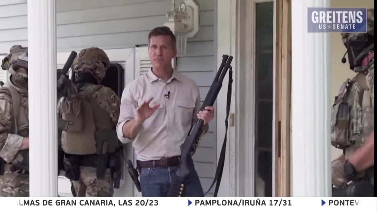El político trumpista que se presenta con un fusil en mano invitando a cazar a republicanos moderados