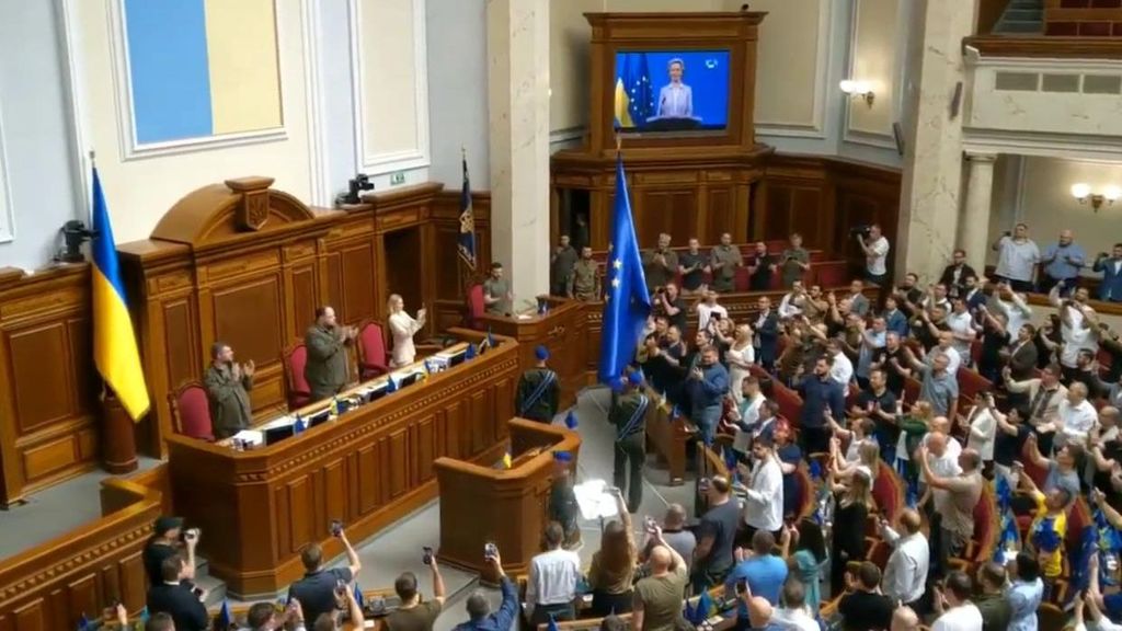 Bandera de Europa en el Parlamento ucraniano