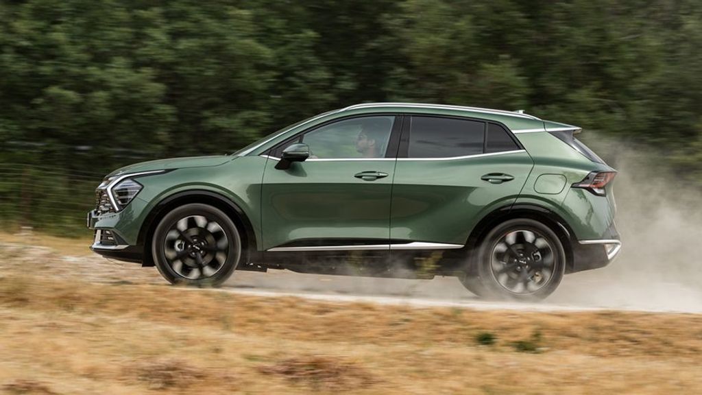 EL SPORTAGE PHEV TIENE ARMAS PARA SALIR AIROSOS FUERA DEL ASFALTO