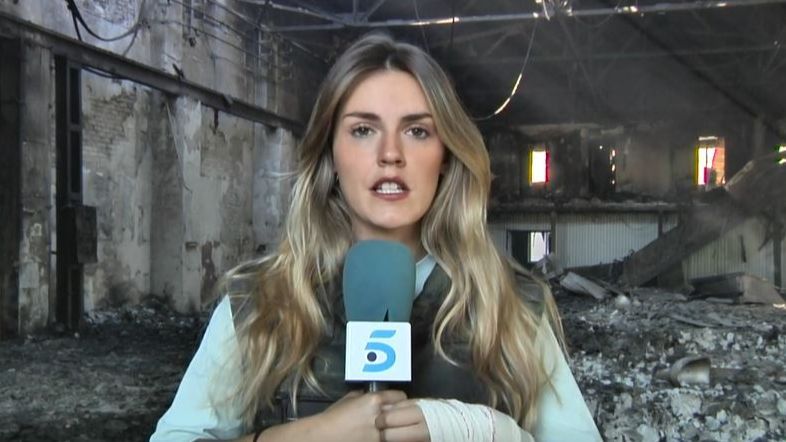 Laura de Chiclana, reportera de Informativos Telecinco, testigo de un ataque ruso en la guerra de Ucrania