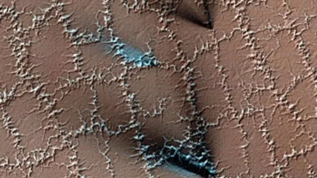 Los satélites han captado extrañas formas en la superficie de Marte