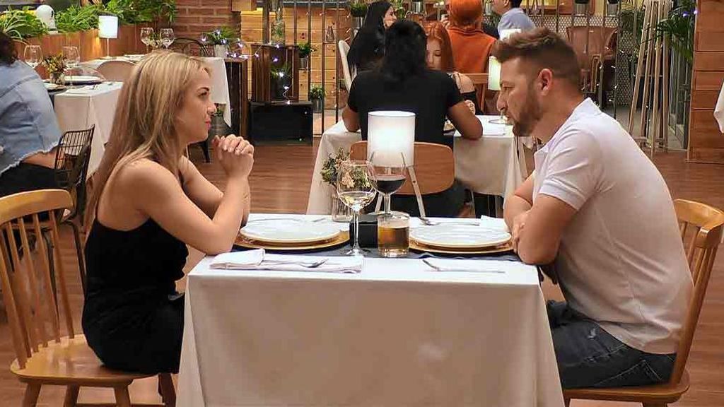 María y Alberto durante su cita en 'First Dates'