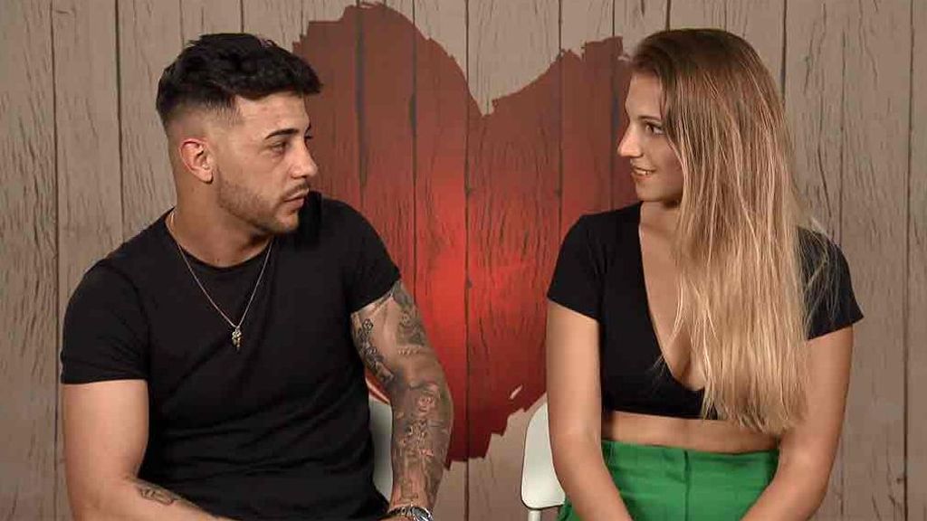 Micaela y Jesús durante su cita en 'First Dates'