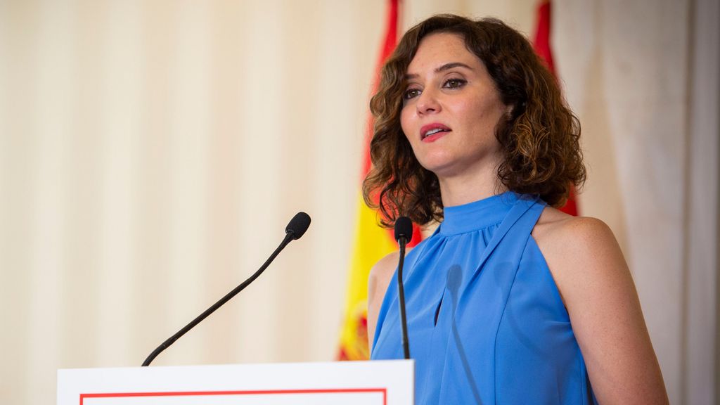 Ayuso responde a las críticas del Gobierno sobre las becas educativas