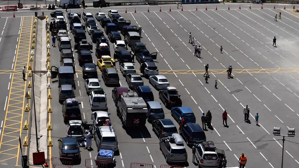 Colapso en la frontera de Ceuta