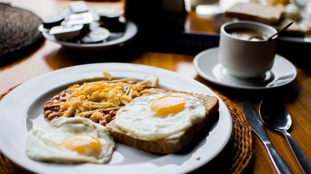 Cuál es la mejor hora para desayunar si queremos perder peso