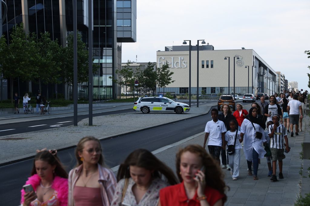 El brutal tiroteo del centro comercial en Dinamarca que ha dejado tres heridos, en imágenes