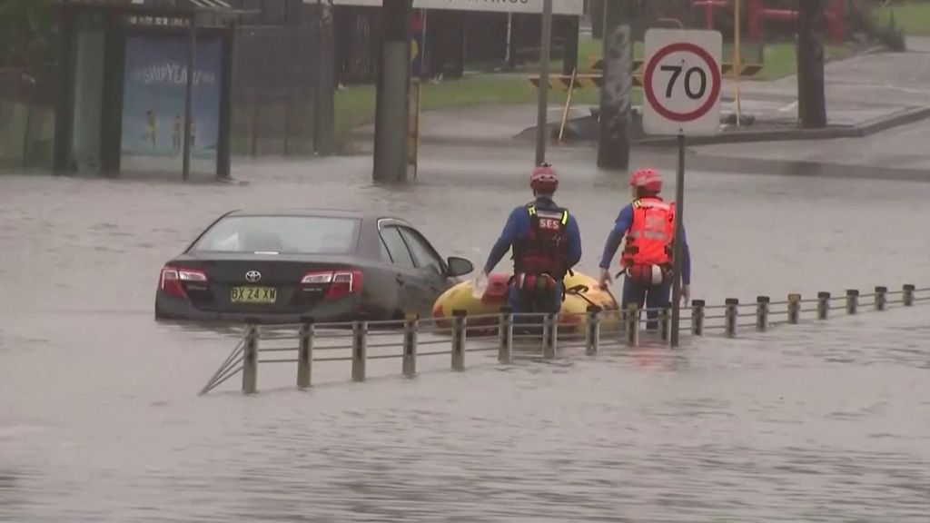 Las inundaciones ahogan Australia: las autoridades piden a los ciudadanos que abandonen sus casas
