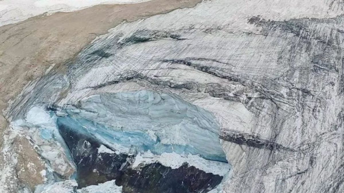 El glaciar de la cima Marmolada tras el desprendimiento El glaciar de la cima Marmolada tras el desprendimiento