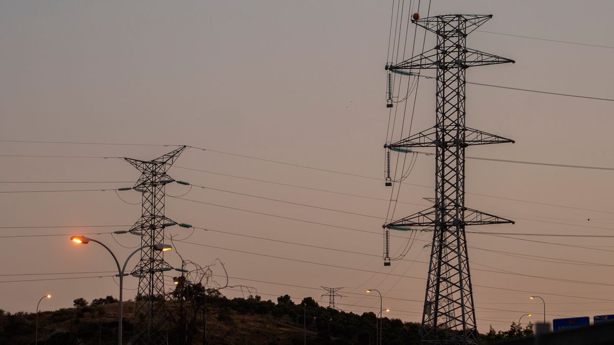 EuropaPress 3848958 torres tension dia precio luz alcanza maximo historico 20 julio 2021 EuropaPress 3848958 torres tension dia precio luz alcanza maximo historico 20 julio 2021