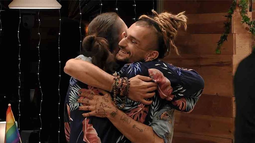 Florín y Adrián durante su cita en 'First Dates: Especial Orgullo'