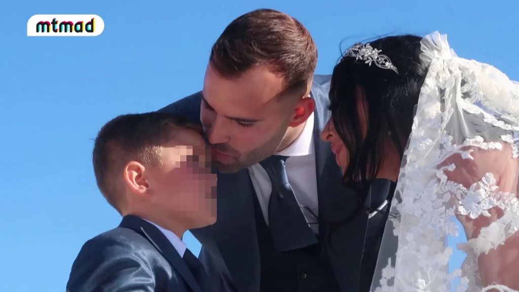 La tierna imagen de Nyan al ver a sus padres en la boda