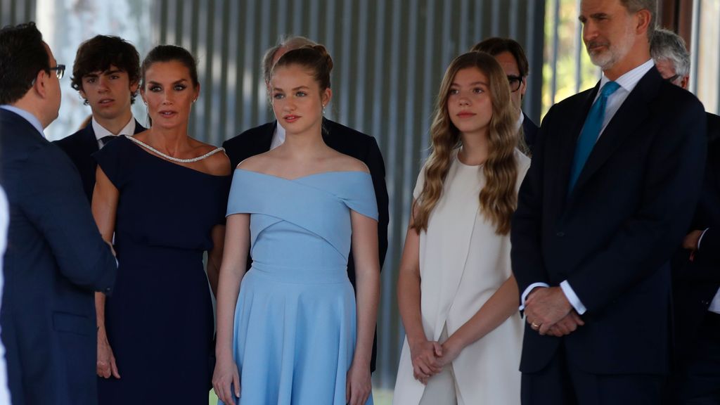 Los reyes y sus hijas presiden los premios Princesa Girona en Bracelona