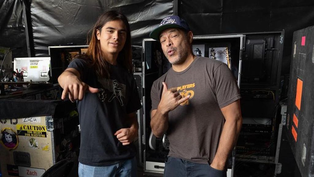 Robert Trujillo, bajista de Metallica, junto a su hijo Tye