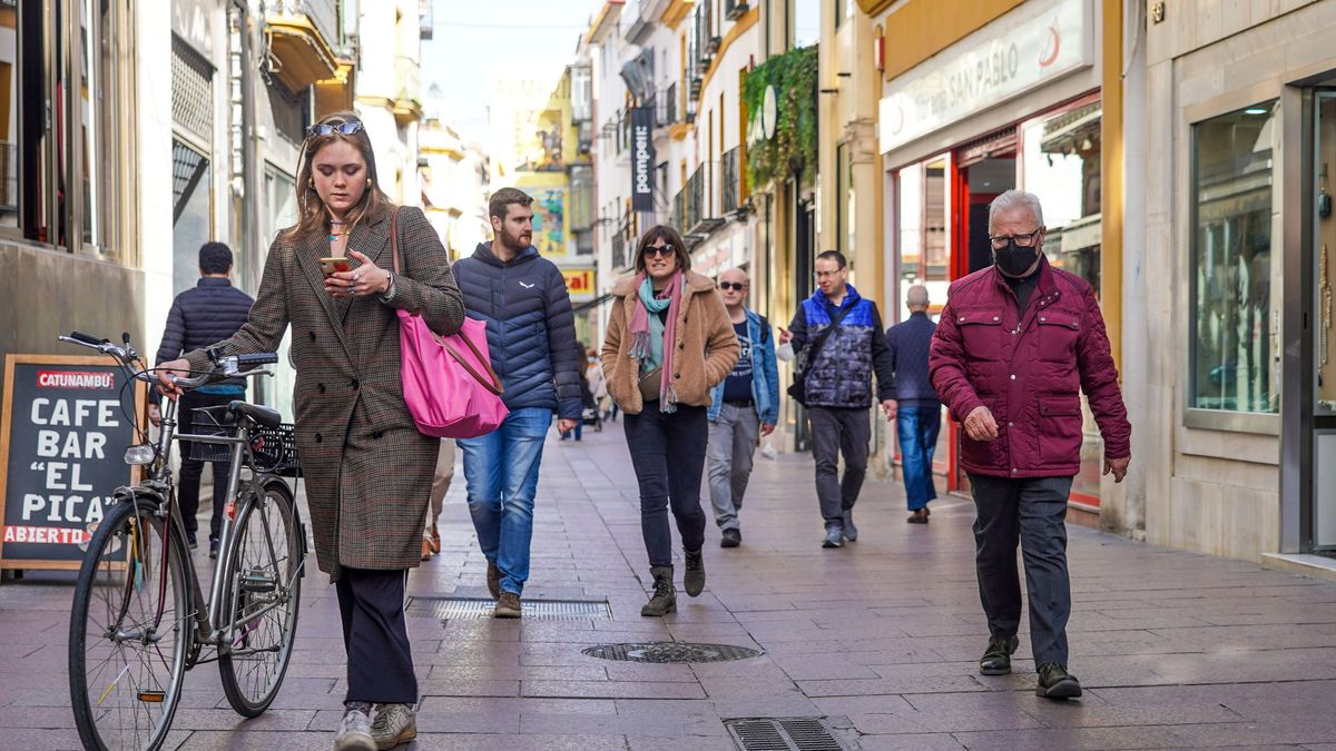 Andalucía contiene los contagios por coronavirus en la séptima ola Andalucía contiene los contagios por coronavirus en la séptima ola
