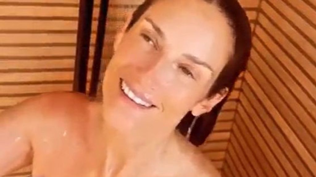 Elena Rodríguez luce su posado más atrevido completamente desnuda