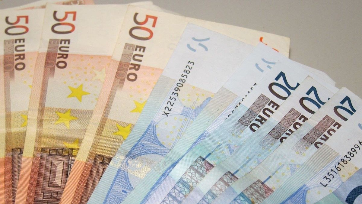 EuropaPress 3389562 billetes euro dinero pib EuropaPress 3389562 billetes euro dinero pib