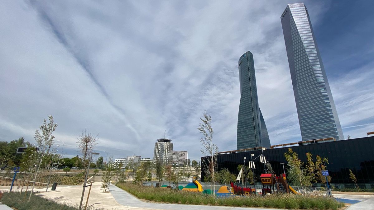 Parque Caleido junto a las Cinco Torres de Madrid