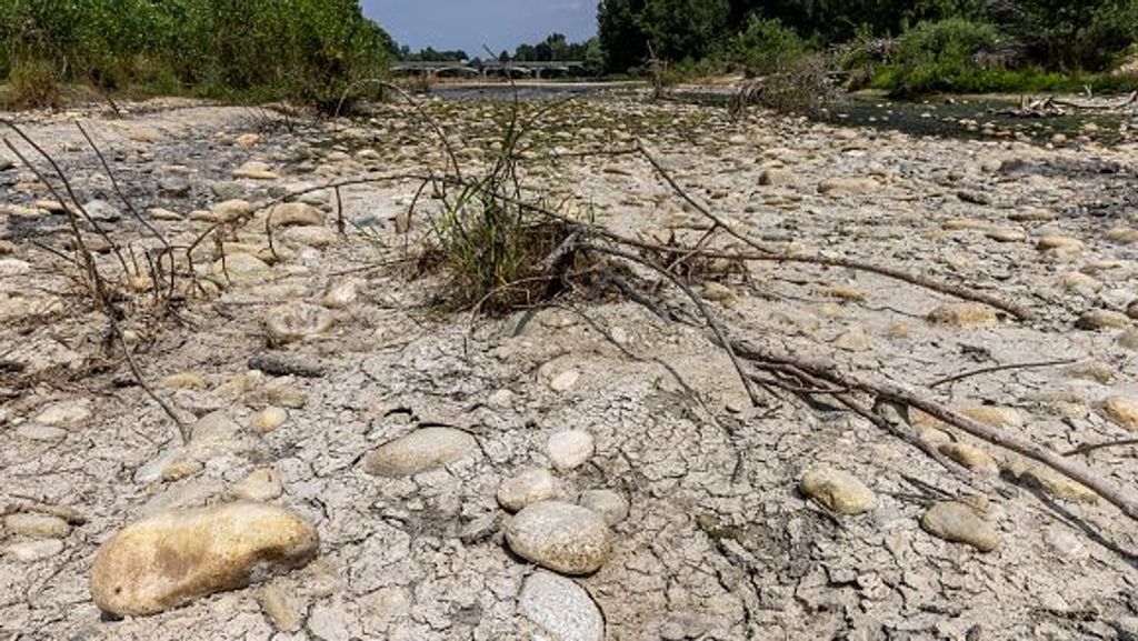El torrente del Orco, en la ribera del río Po, totalmente seco.
