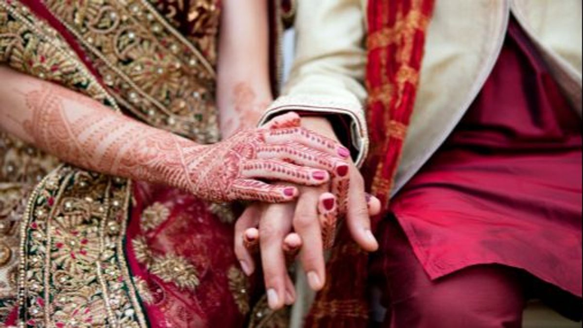 Una empresa de la India promueve el matrimonio entre sus trabajadores con subidas de sueldo