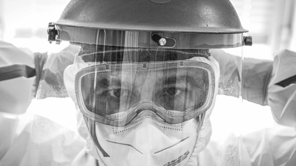 El Hospital La Paz recoge una muestra fotográfica de un enfermero sobre los días más negros de la pandemia