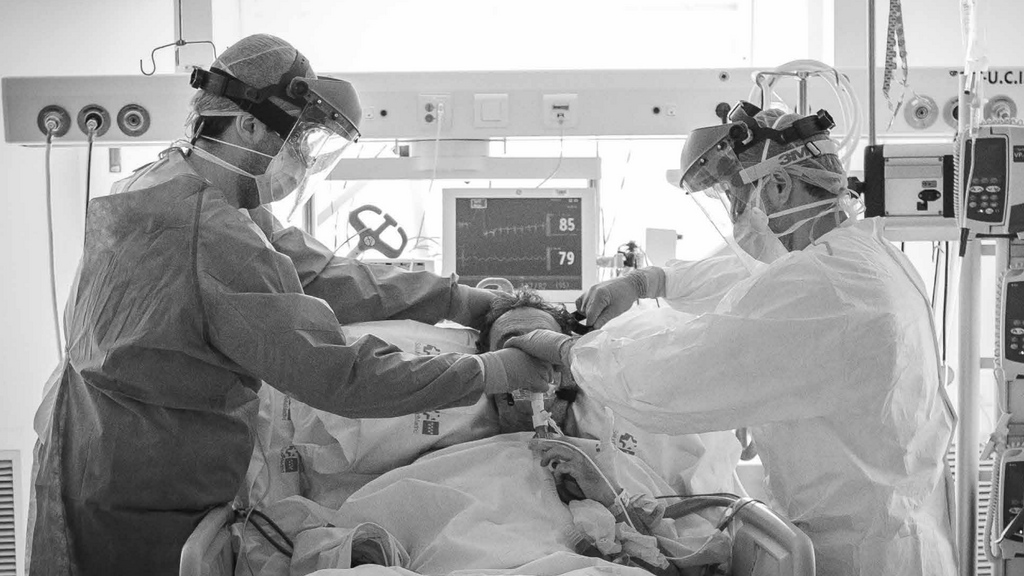 El Hospital La Paz recoge una muestra fotográfica de un enfermero sobre los días más negros de la pandemia