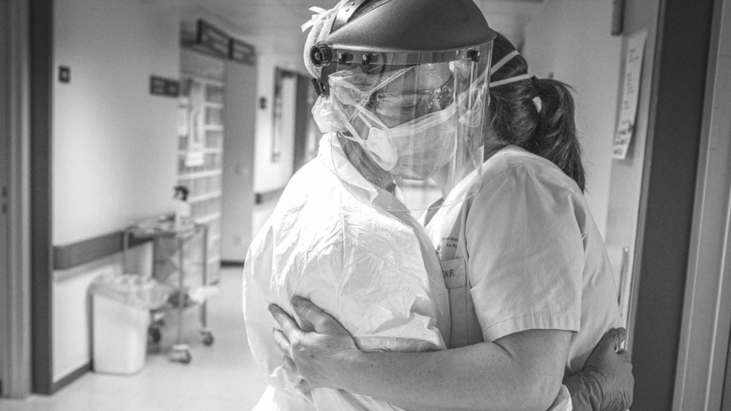 El Hospital La Paz recoge una muestra fotográfica de un enfermero sobre los días más negros de la pandemia