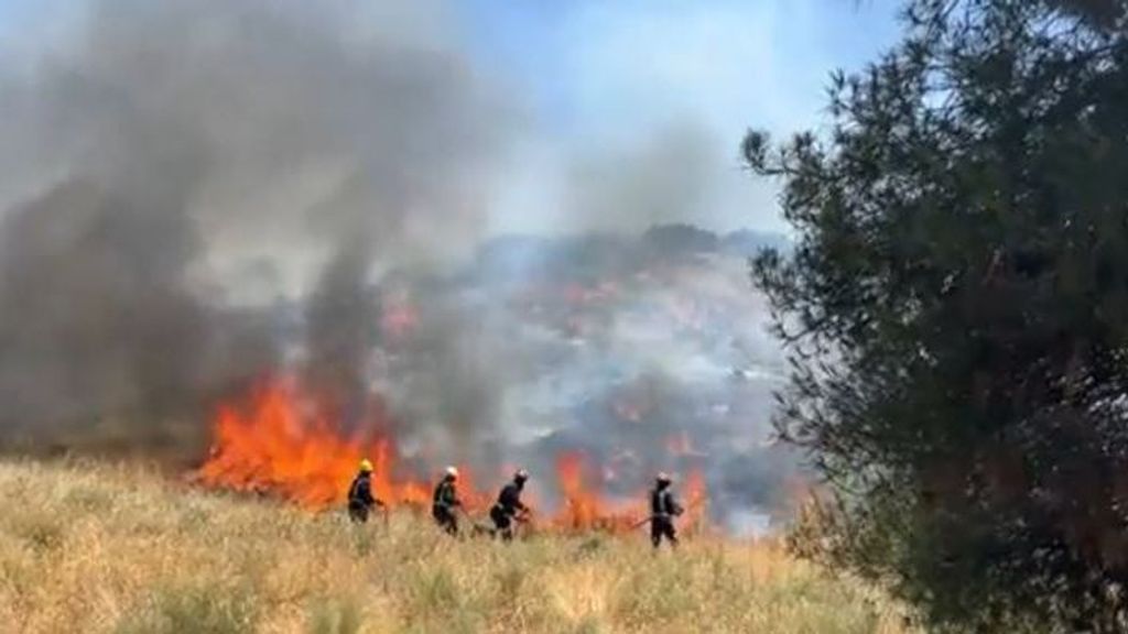 El incendio de Aranjuez se reaviva con varios focos debido al calor