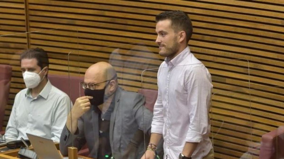Ferran Barberà durante su toma posesión como diputado de Compromís Ferran Barberà durante su toma posesión como diputado de Compromís