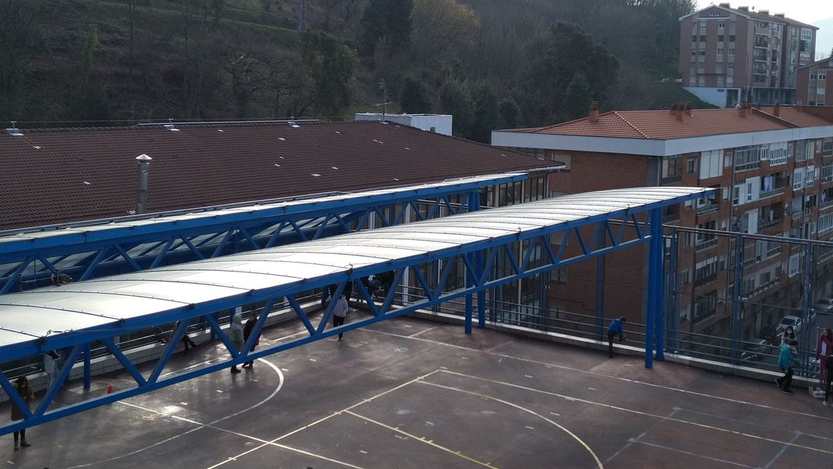 La profesora impatió clases en el Colegio Zurbaranbarri de Bilbao. La profesora impatió clases en el Colegio Zurbaranbarri de Bilbao.
