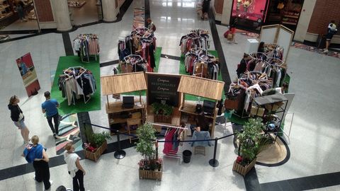 Micolet, la tienda on line de ropa usada, abre una tienda física durante  julio en Bilbao - NIUS