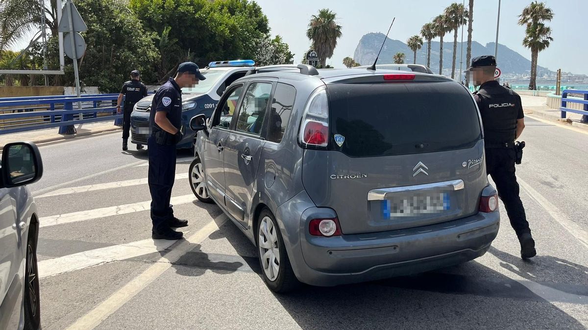 Patrulla italiana y francesa en la Línea Patrulla italiana y francesa en la Línea