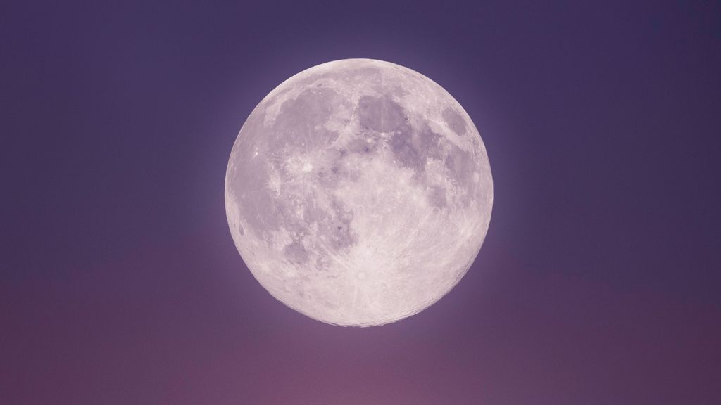 Esta noche podrá verse la Superluna del Ciervo, que será inusualmente grande