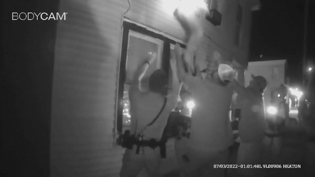 Cinco niños y su abuela saltan por la ventana para escapar de las llamas que devoraban su vivienda (Julio 2022)