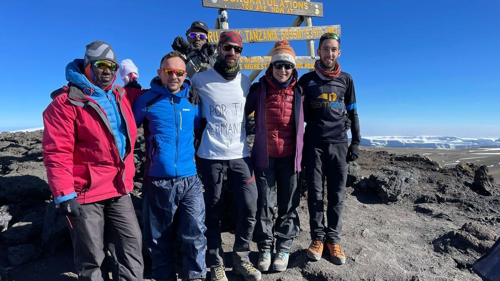 Diabéticos y médicos alcanzan la cima del Kilimanjaro
