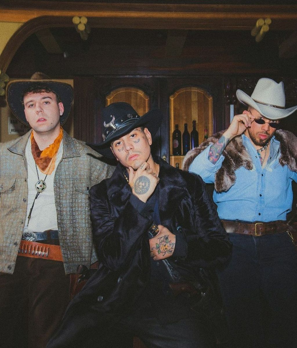 Duki junto a Quevedo y De la Ghetto