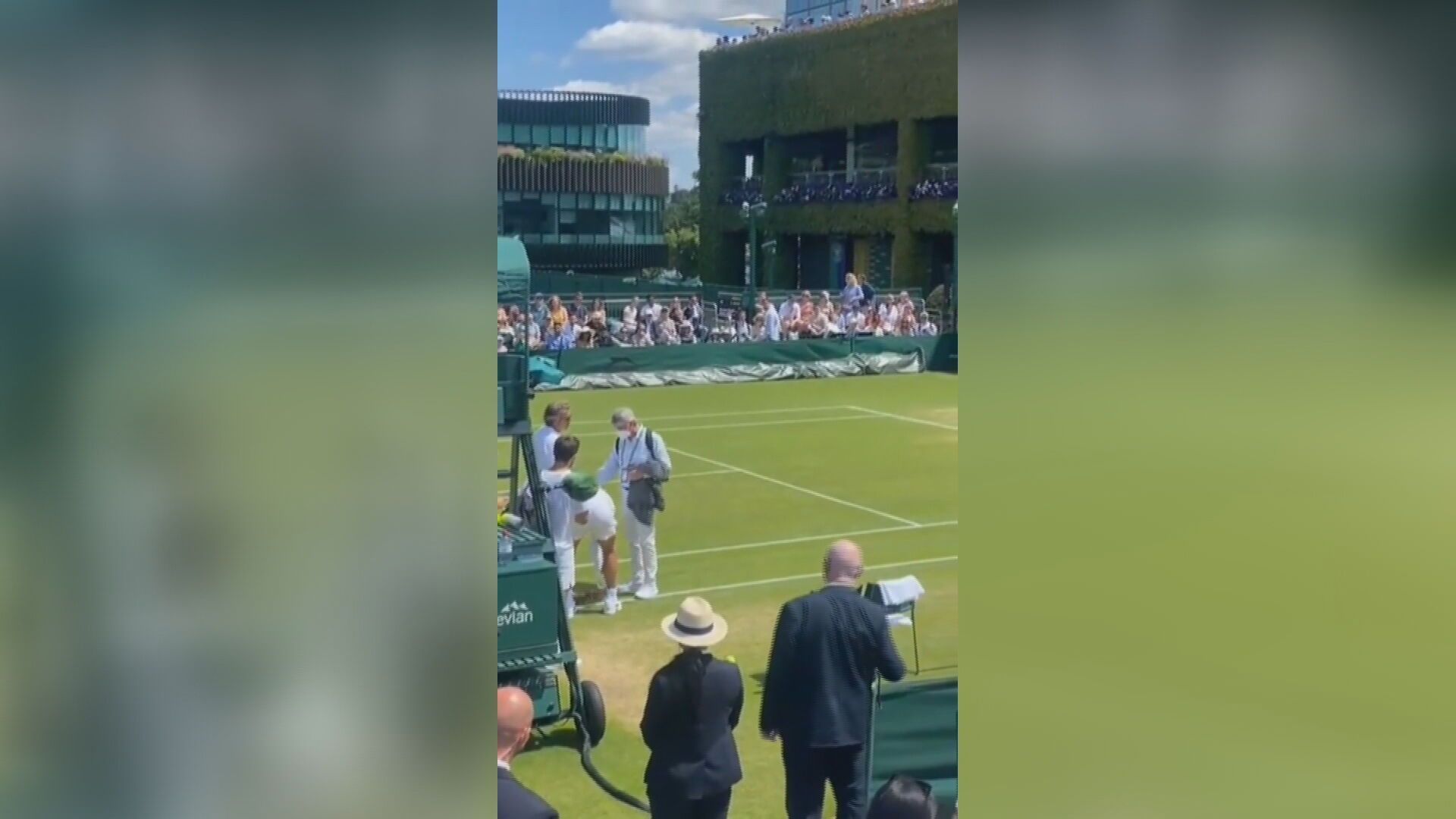El gesto de Rafa Nadal con su médico que da la vuelta al mundo desde Wimbledon (Julio 2022)