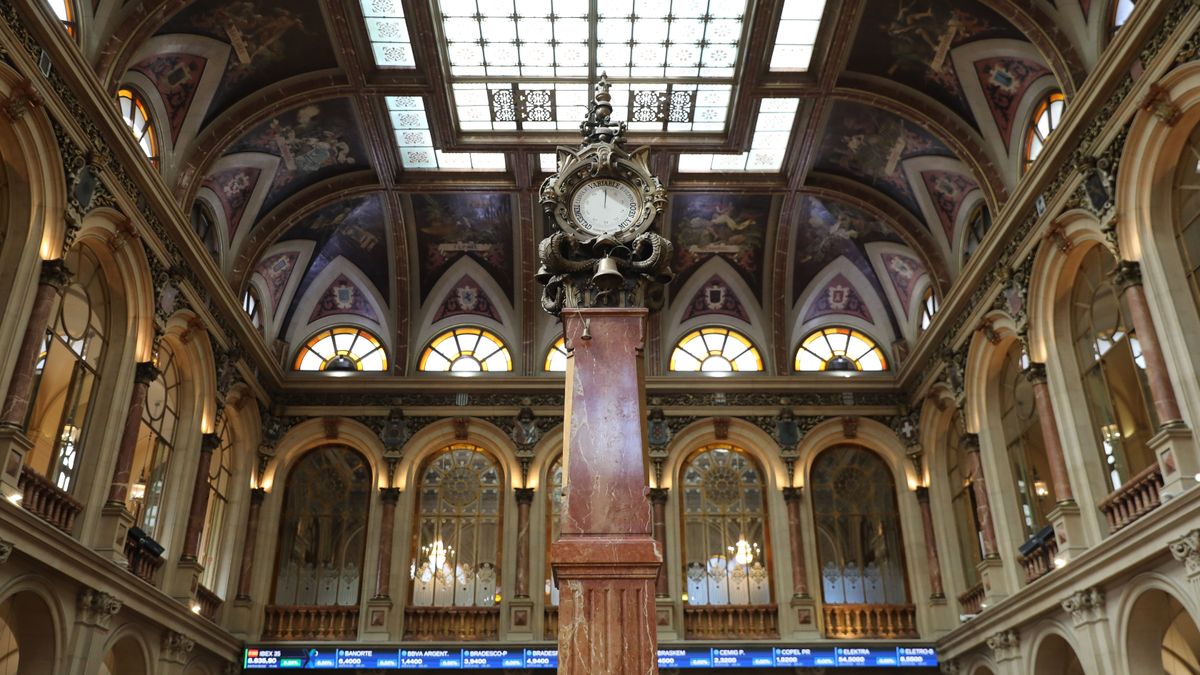 EuropaPress 4477344 reloj bolsa esferas ejerce barometro estropeada indica siempre tiempo (1) EuropaPress 4477344 reloj bolsa esferas ejerce barometro estropeada indica siempre tiempo (1)