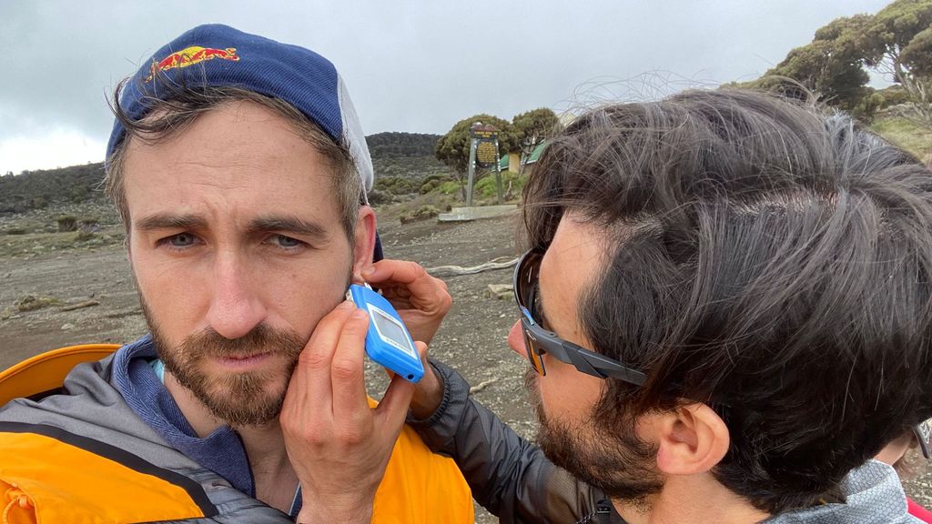 Investigadores acompañan a diabéticos en la ascensión al Kilimanjaro