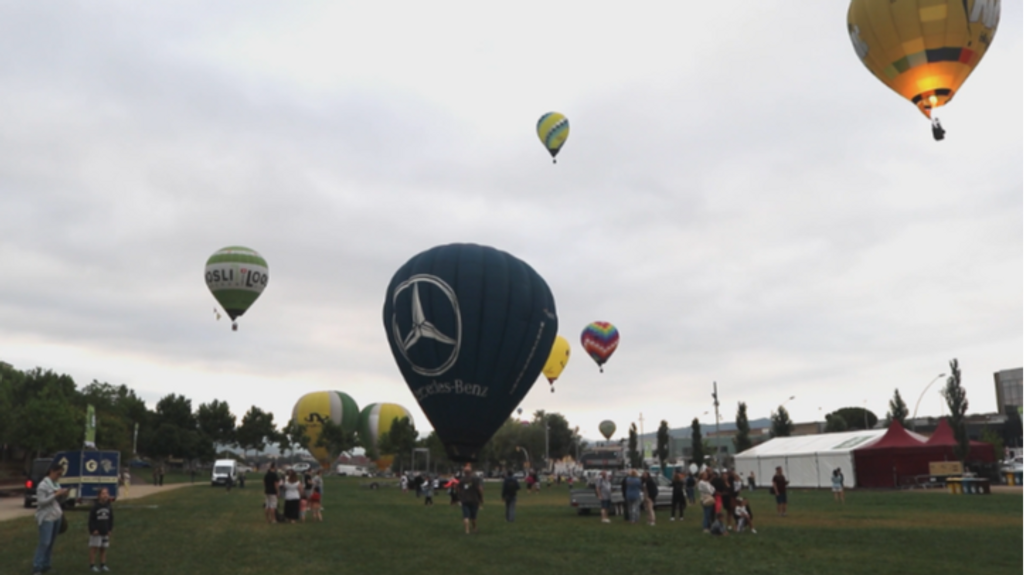 Treinta y cinco globos de todo el mundo protagonizan el vuelo inaugural del European Balloon Festival