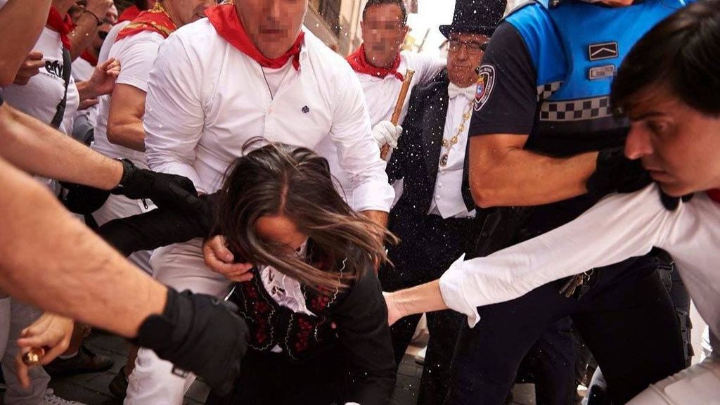 Tres policías heridos en los incidentes al término de la procesión de San Fermín
