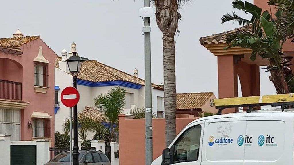 Uno de los sensores colocados en una calle de Tarifa