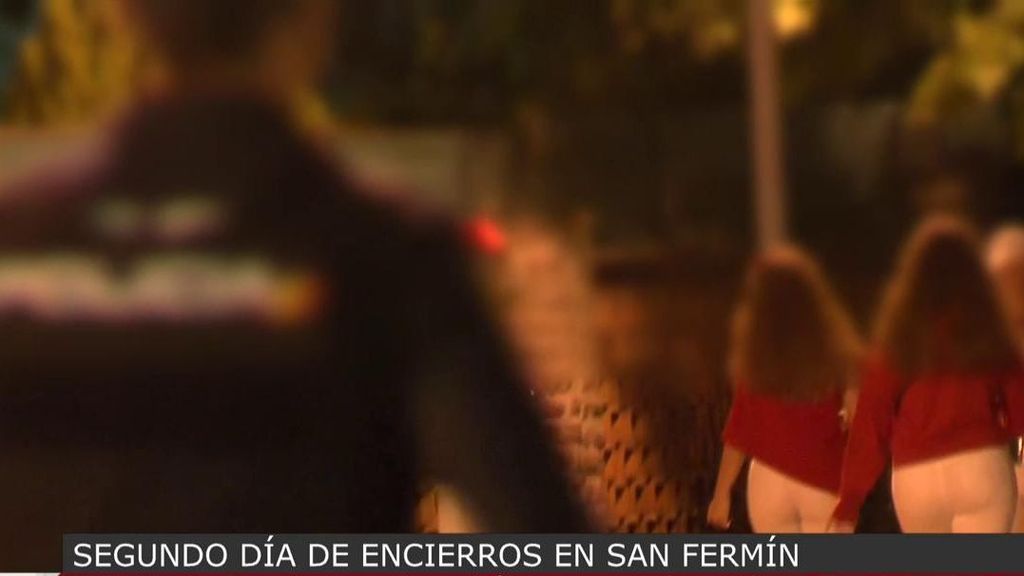 Un equipo de ‘CAD’ acompaña a una patrulla de Policía en San Fermín: intervenciones, cacheos y altercados en Pamplona