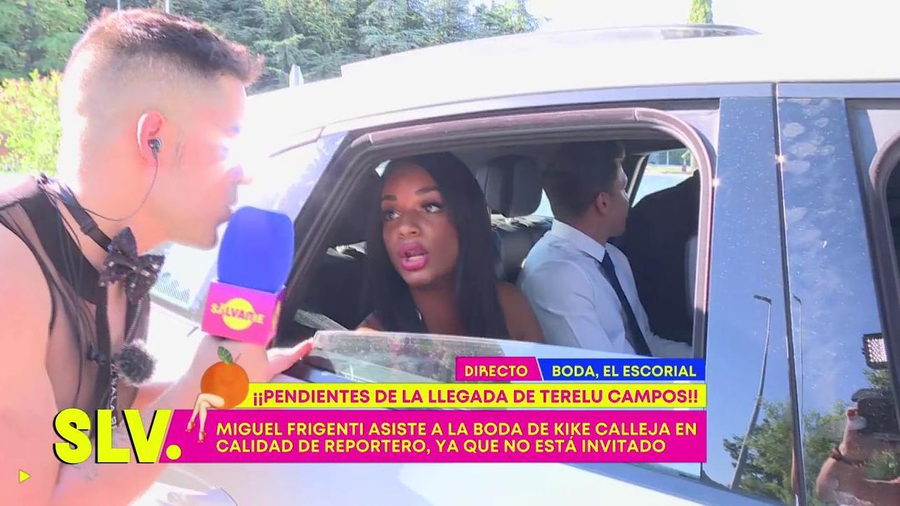 Aless Gibaja y Liz Emiliano comparten coche