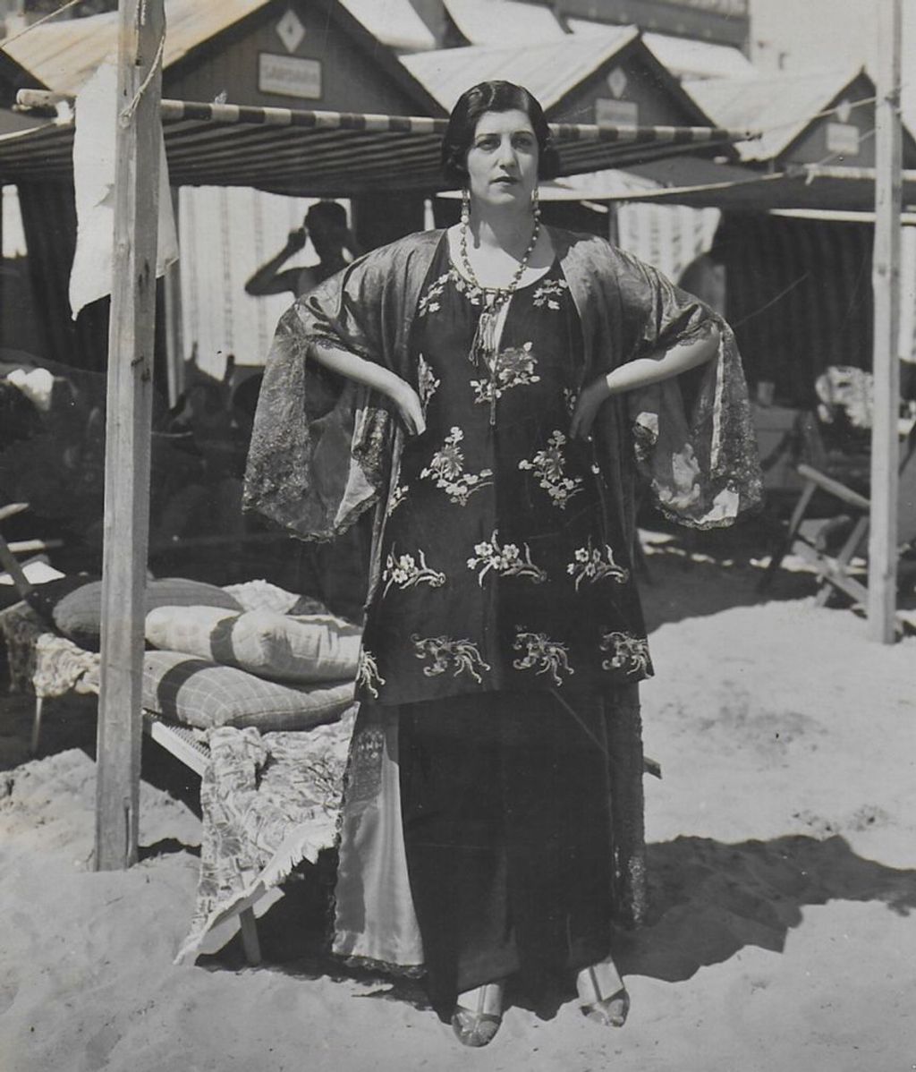 Anita Delgado en una feria en los años 30. POK PRODUCTION LTD.