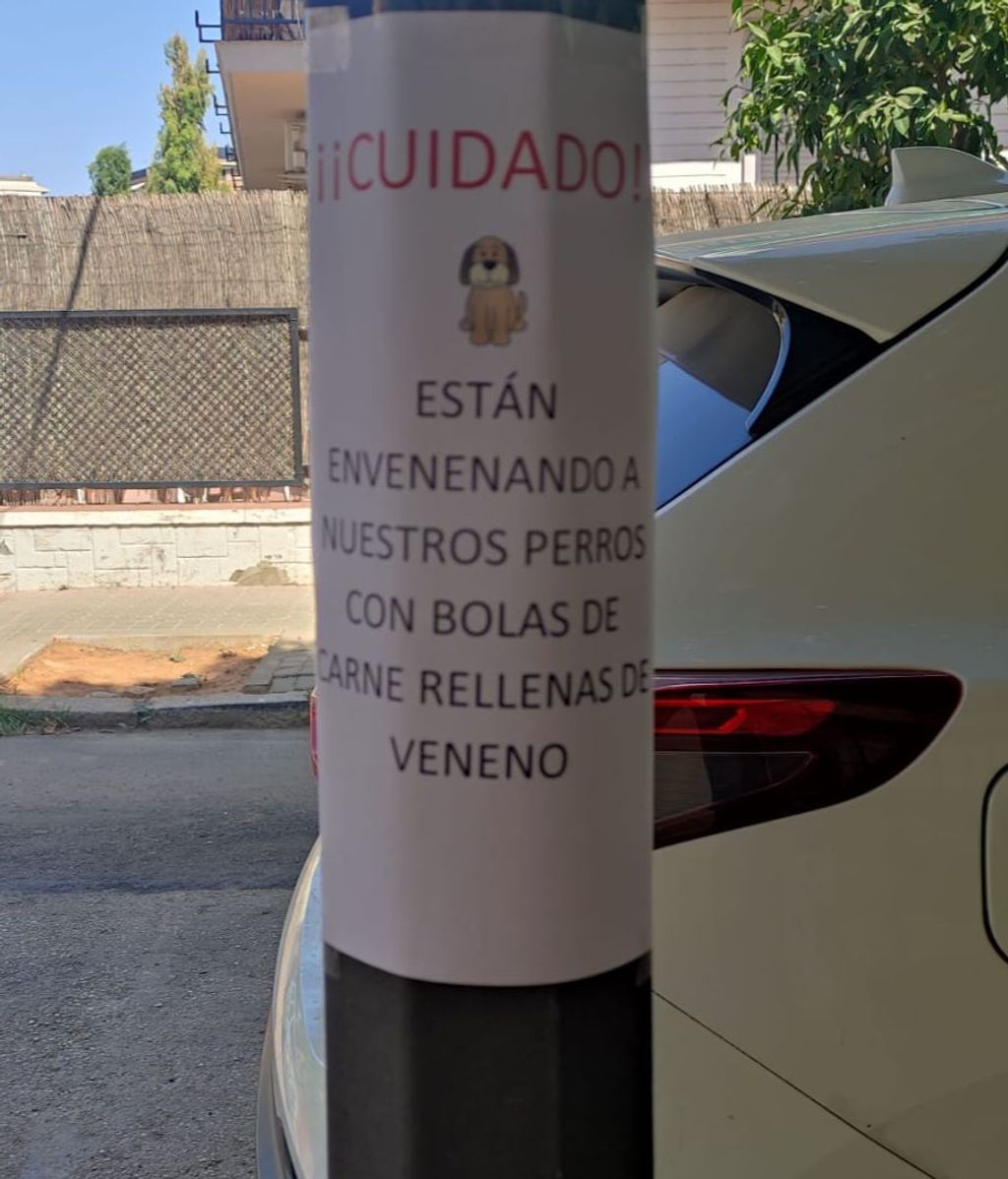Avisos de vecinos de la zona a los transeúntes