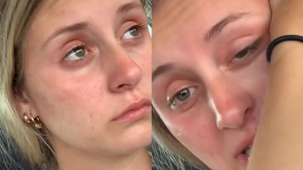 Chica llora desconsolada