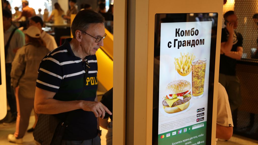 La cadena que sustituyó a McDonald's en Rusia se queda sin patatas fritas por las sanciones de la guerra